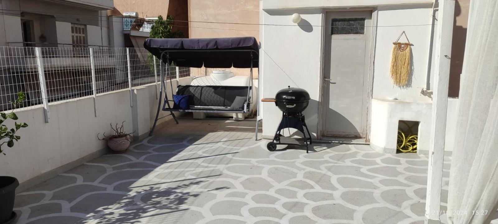 Apartment With Terrace In Piraiki Pireu Exterior foto